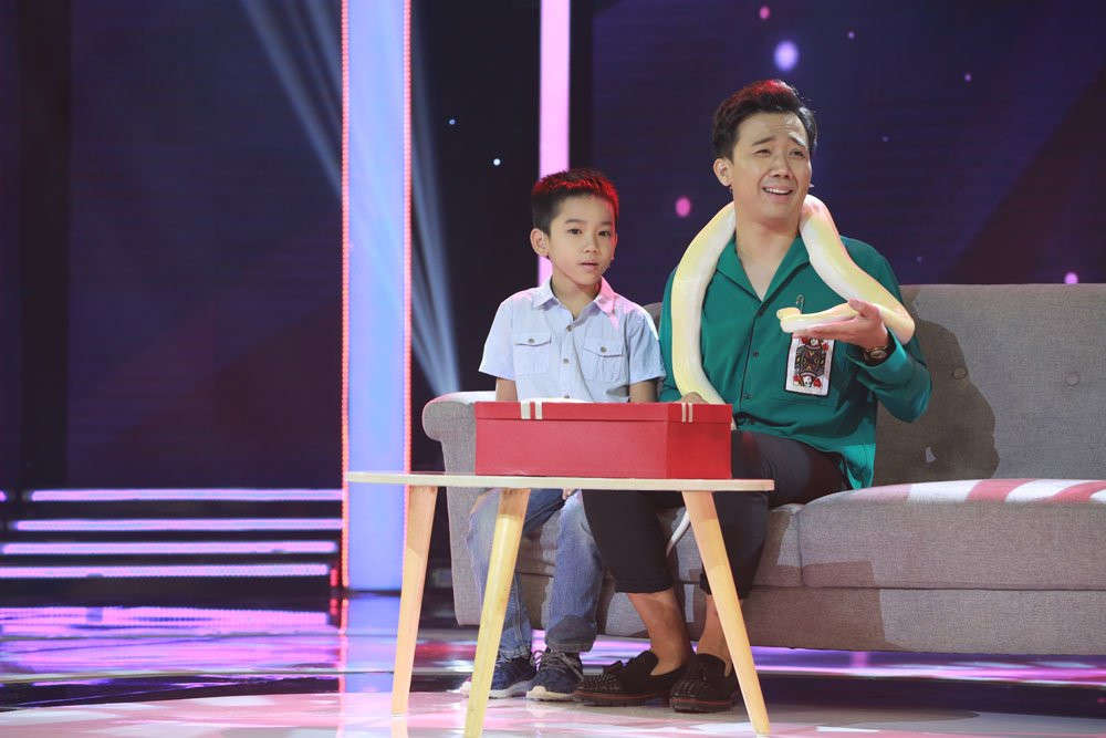 tran thanh va cau be nguoi viet goc han (2)