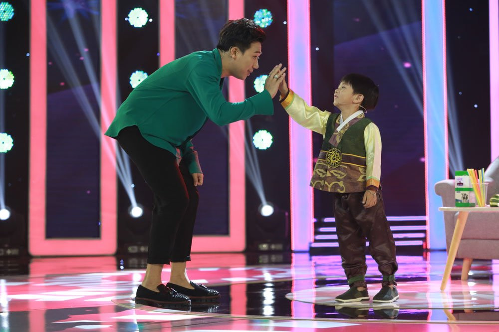 tran thanh va cau be nguoi viet goc han (3) 3