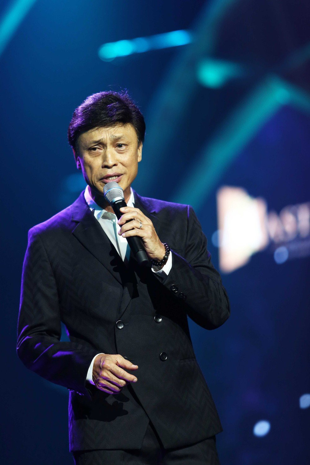 show dien cua hoa hau hang nguyen (5) 4