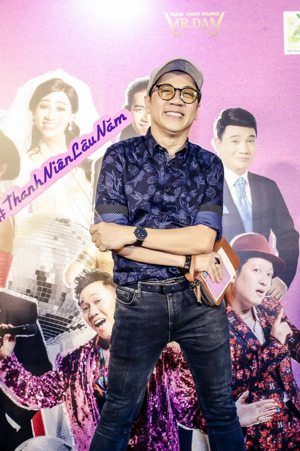 dam vinh hung ra mat mot minh co sao dau (1)