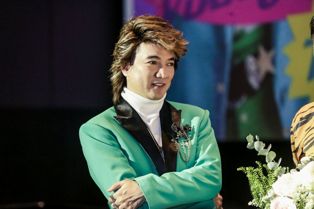 dam vinh hung ra mat mot minh co sao dau (5)