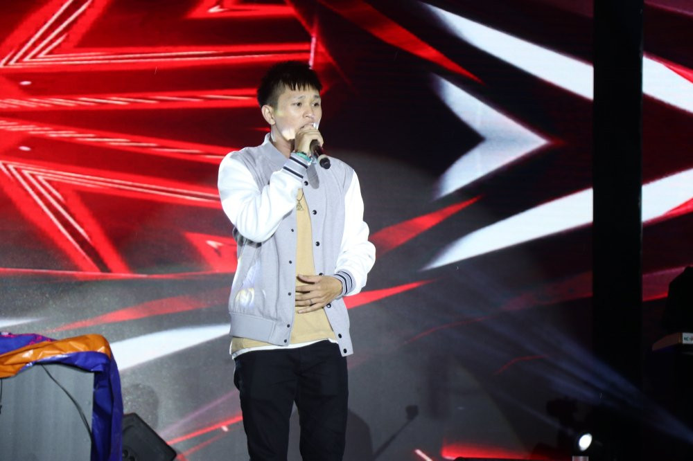 my tam dien bat chap troi mua (1)