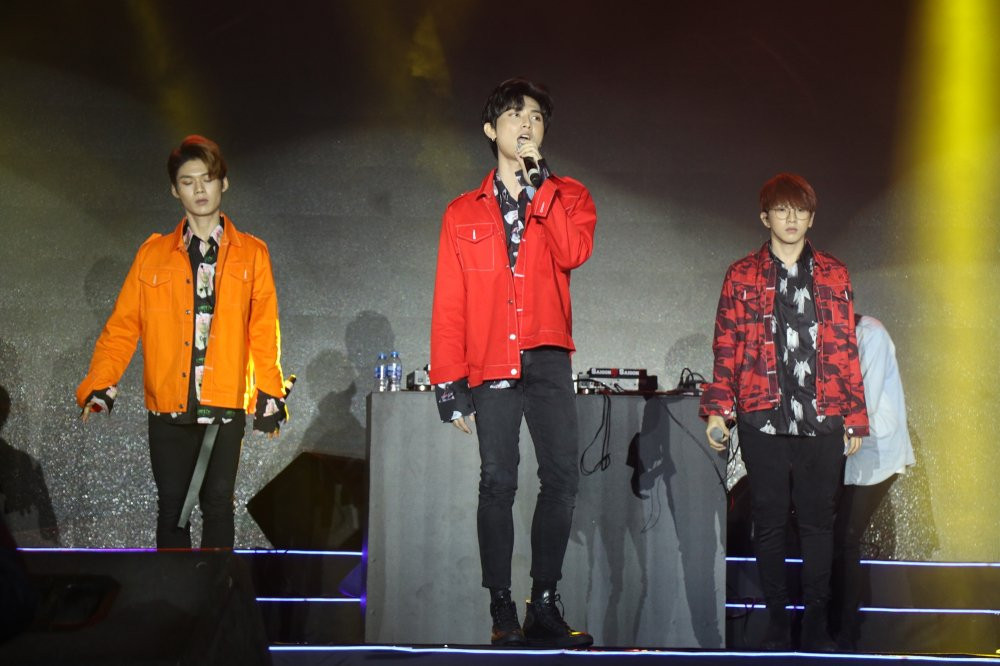 my tam dien bat chap troi mua (5) 5