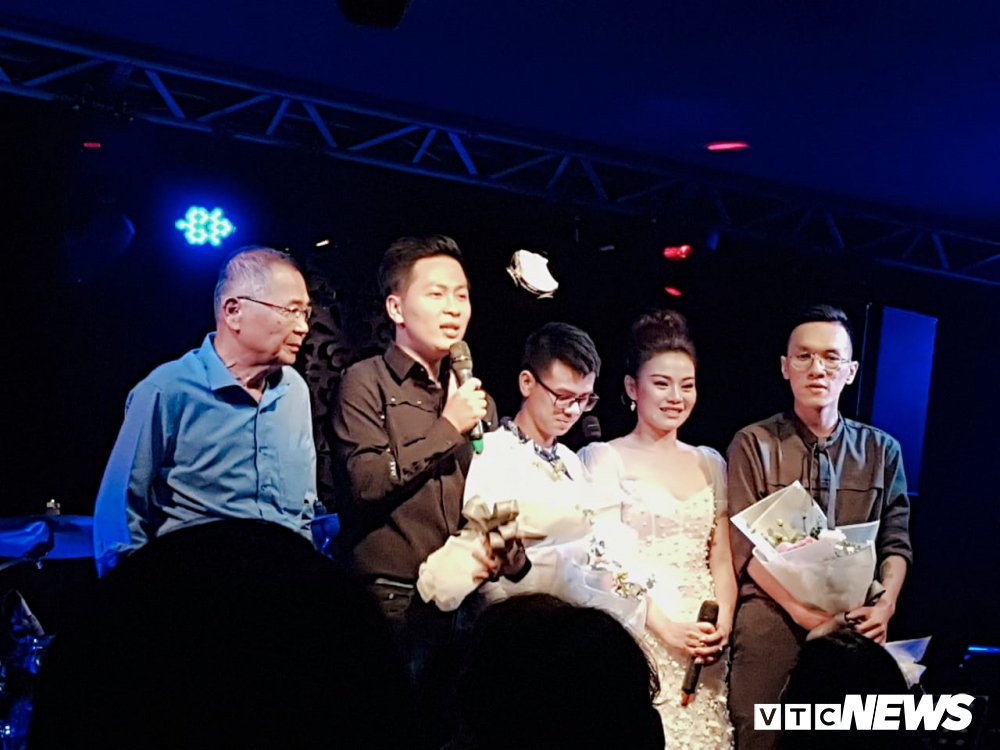 hop bao album cua hai yen (1) 4