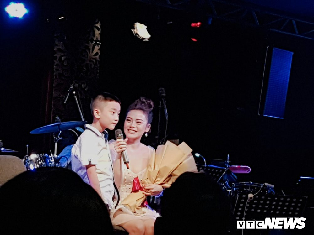 hop bao album cua hai yen (2) 4