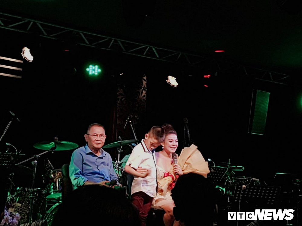 hop bao album cua hai yen (3) 6