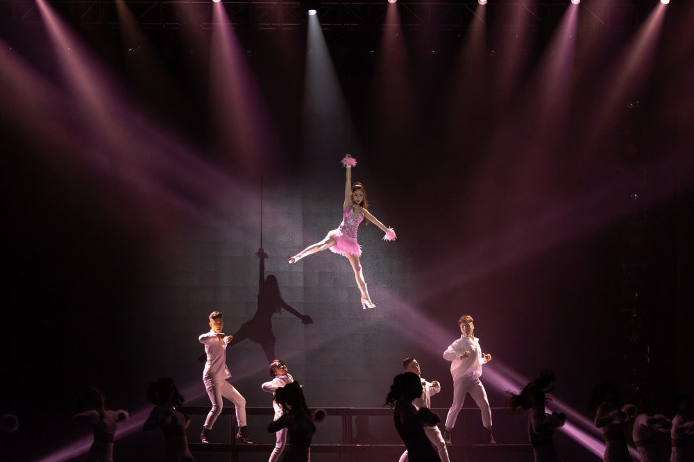 chi pu hat live ca khuc moi (8) 7