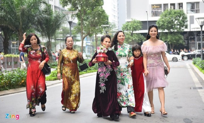 le cuoi a hau thanh tu (2)