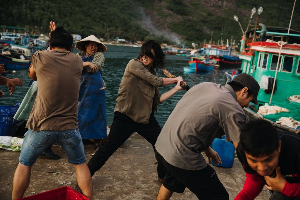 noo phuoc thinh danh nhau (1)