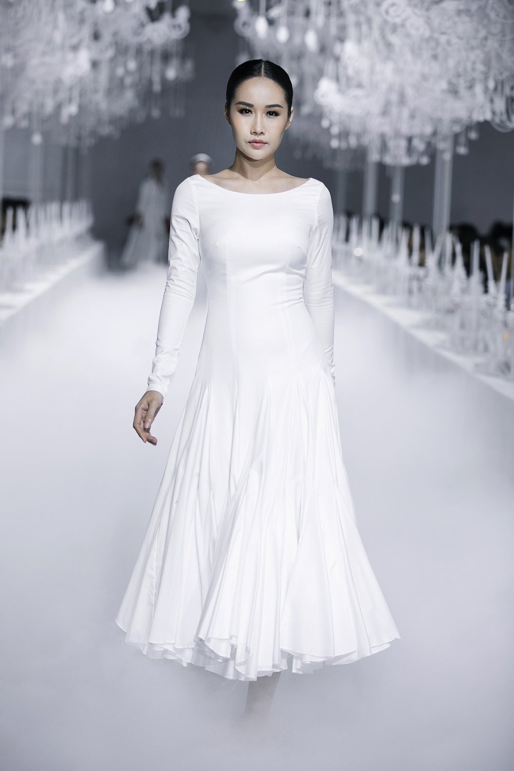 ho ngoc ha mai phuong thuy dien thoi trang (7) 7