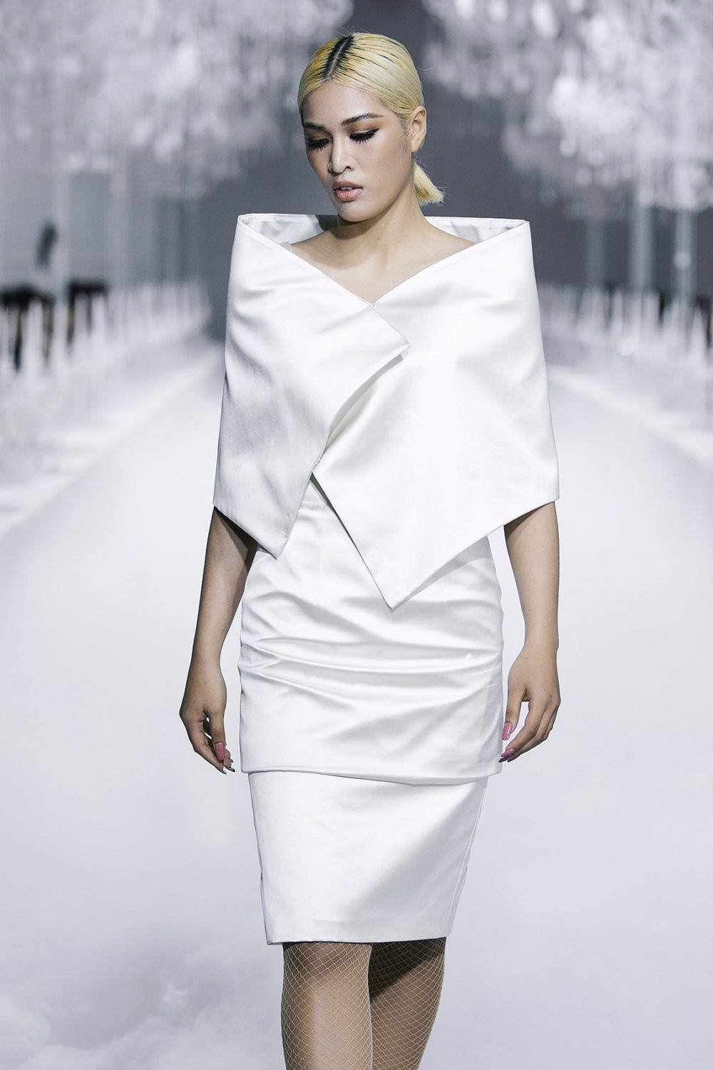 ho ngoc ha mai phuong thuy dien thoi trang (8) 7