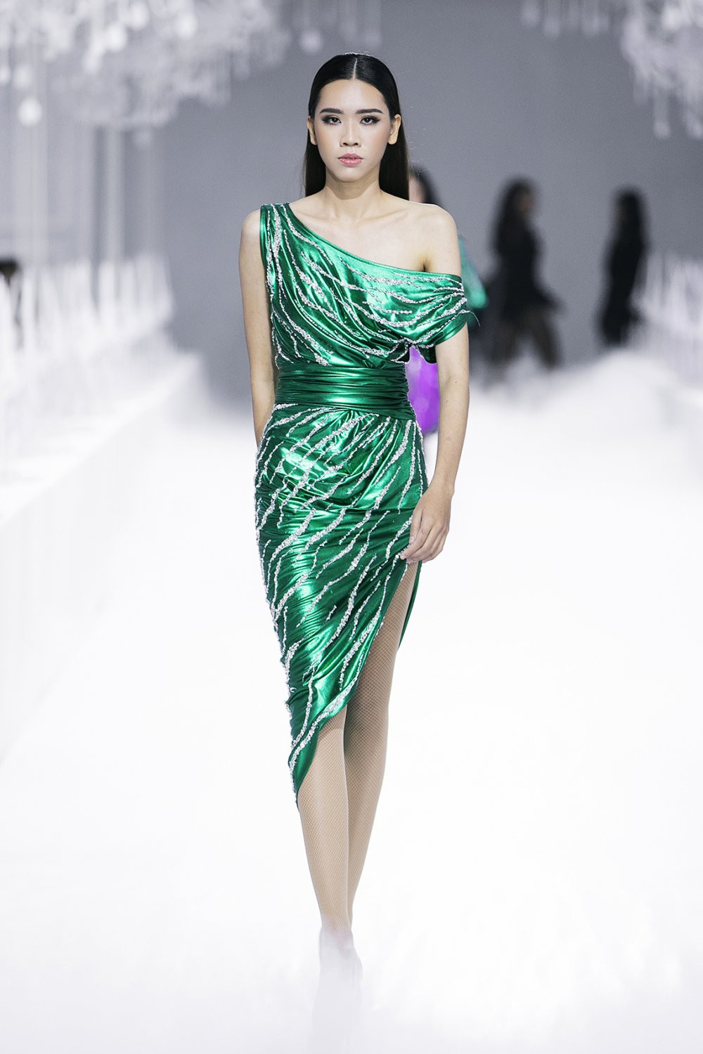 ho ngoc ha mai phuong thuy dien thoi trang (9) 9