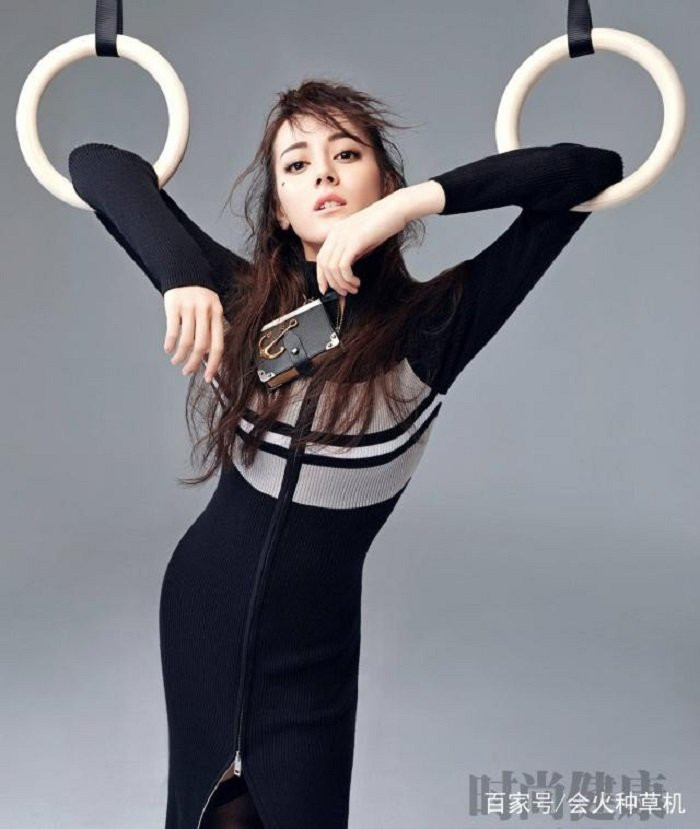 dich le nhiet ba len bia tap chi (5) 11