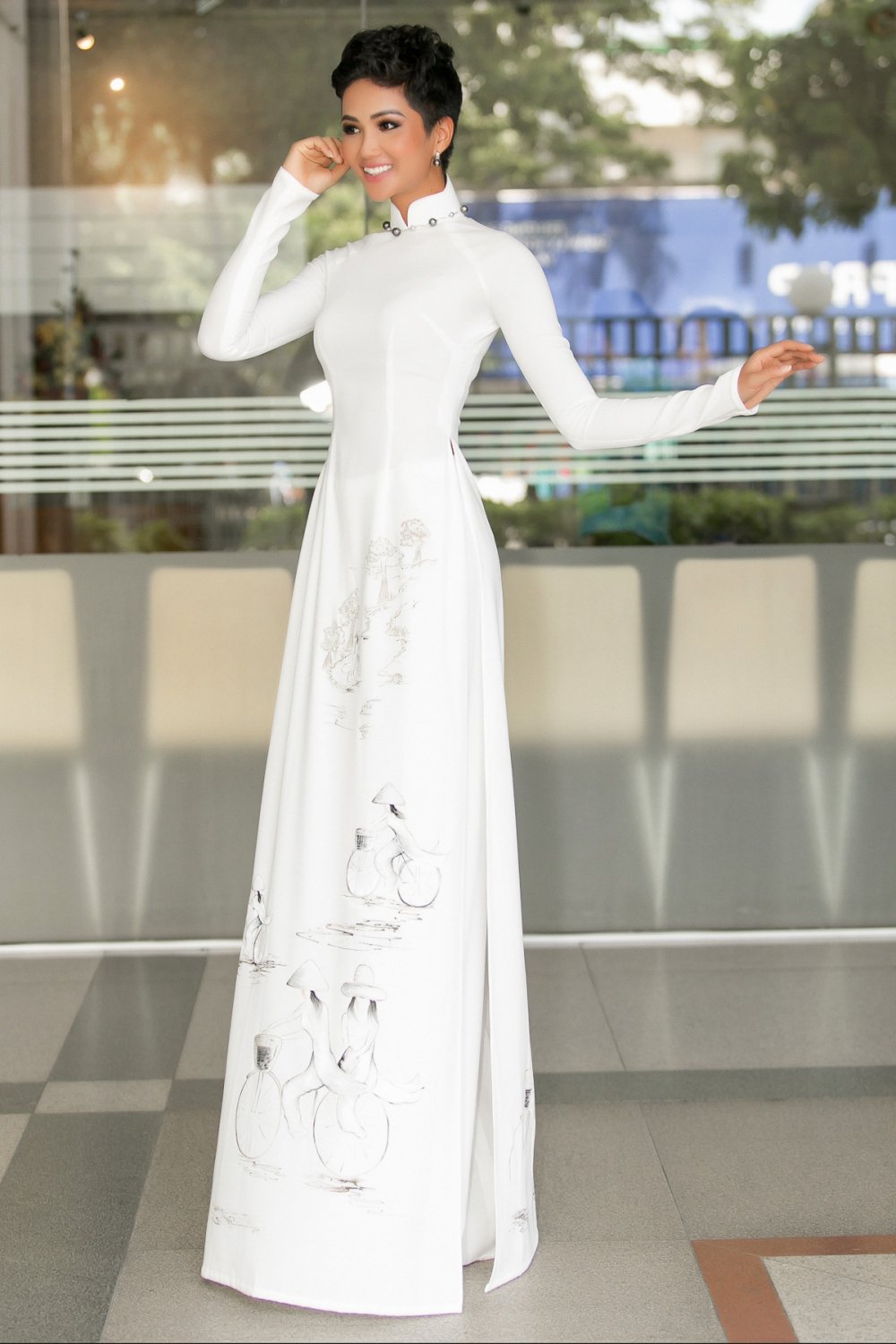 hhen nie mac ao dai (2)