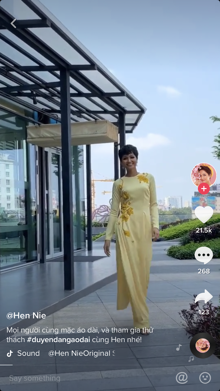 hhen nie mac ao dai (2) 4