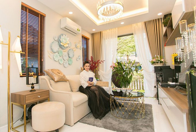 [Caption Sau những nỗ lực không mỏi mệt suốt thời gian qua, mới đây, nữ diễn viên vừa tự thưởng cho bản thân bằng cách chuyển đến