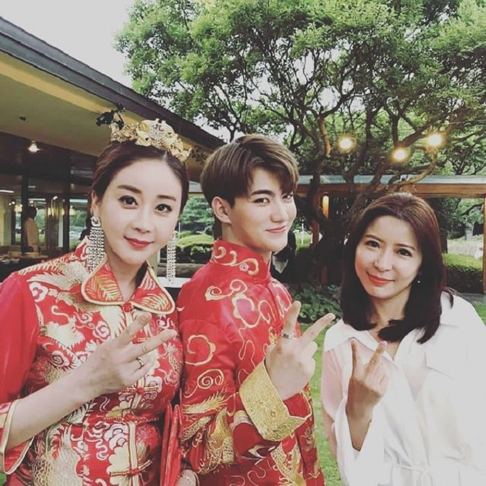 hoa hau 43 tuoi va chong (3)