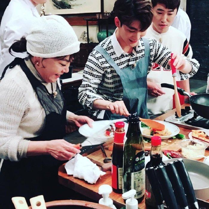 hoa hau 43 tuoi va chong (4) 3