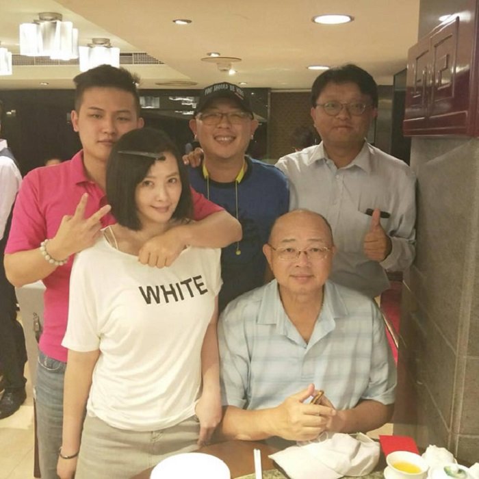 sao nu dai loan va chong tre (3) 3