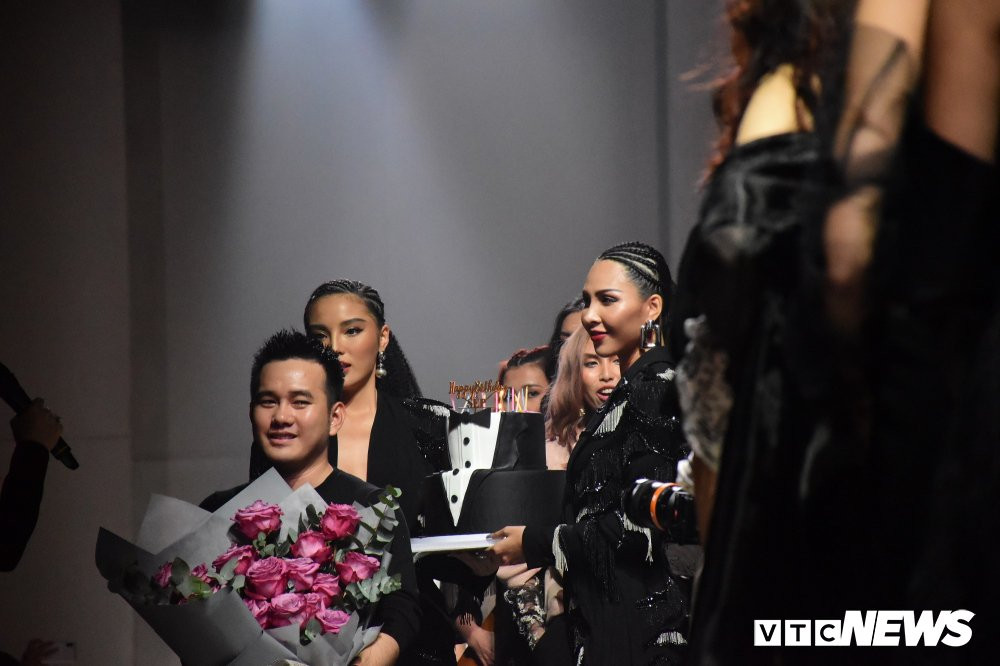 show le thanh hoa (8) 9