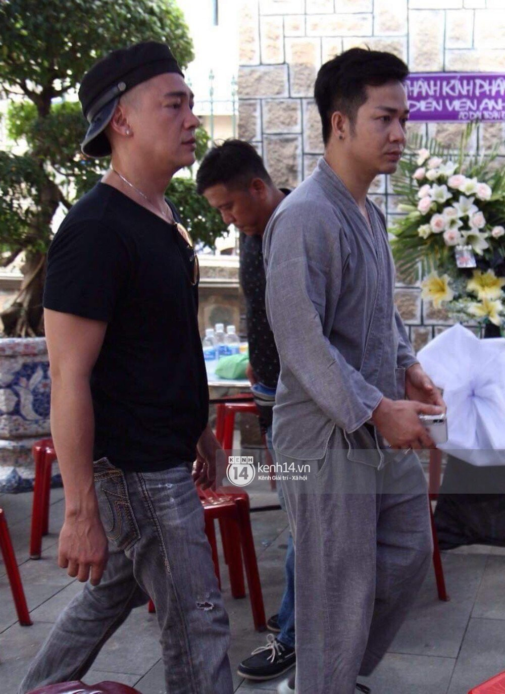 Gia đình, bạn bè nghệ sĩ thân thiết nén đau thương chuẩn bị cho tang lễ nghệ sĩ Anh Vũ - Ảnh 9.