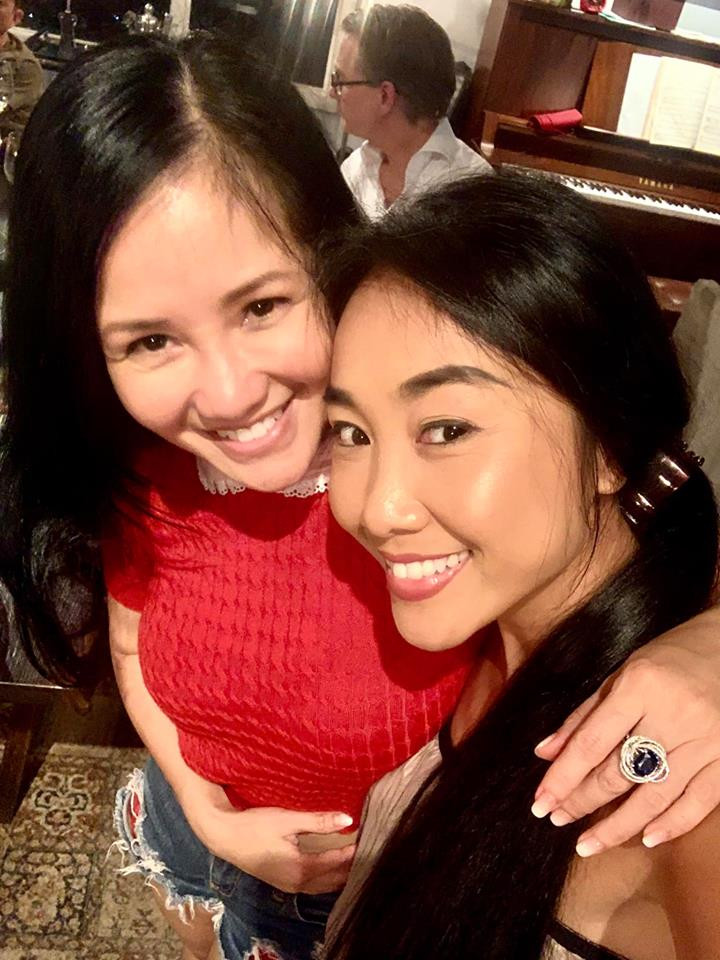 doan-trang-va-hong-nhung (1)