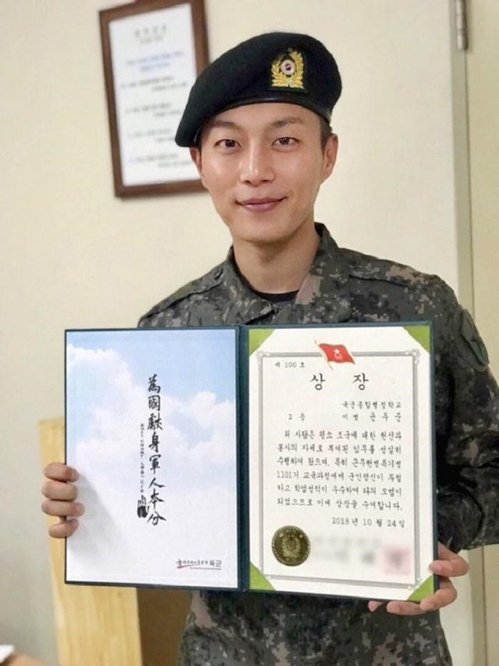 sao nam kpop nhap ngu (3) 5