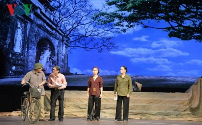 hoaluatruongbon (3) 3