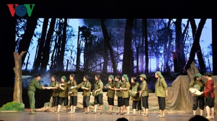 hoaluatruongbon (5) 5