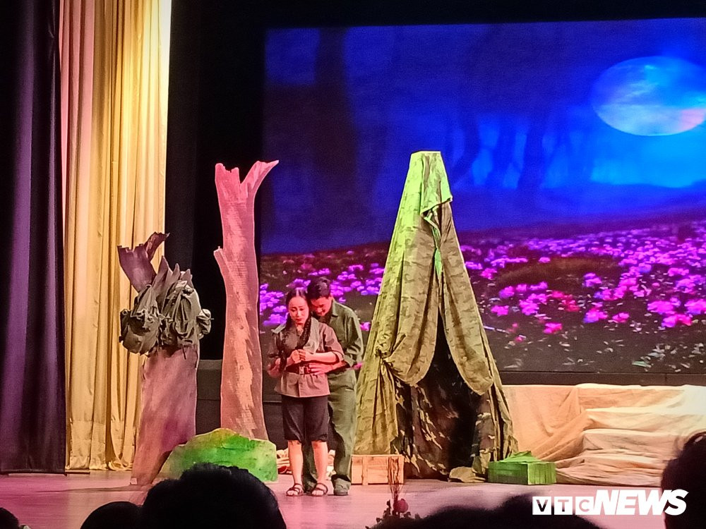 hoaluatruongbon (4) 4