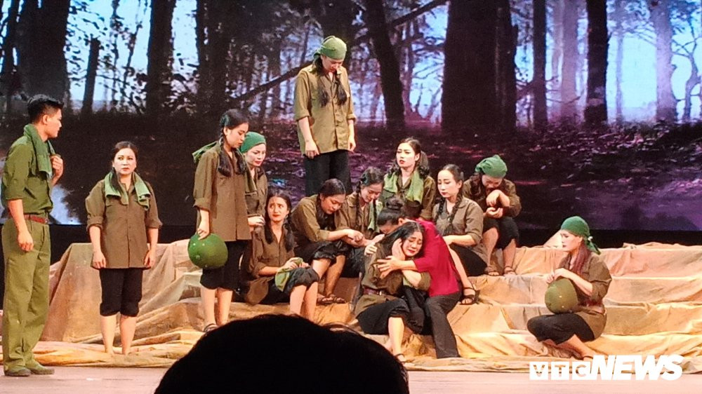 hoaluatruongbon (5) 4