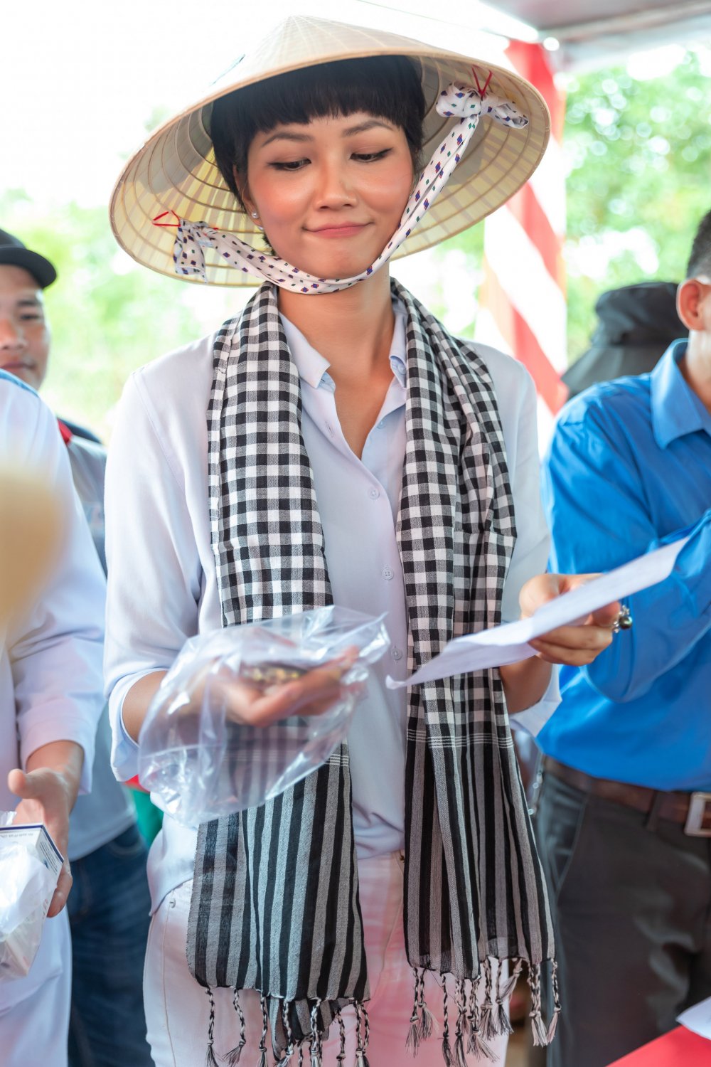 hhenniephatthuoc (2)