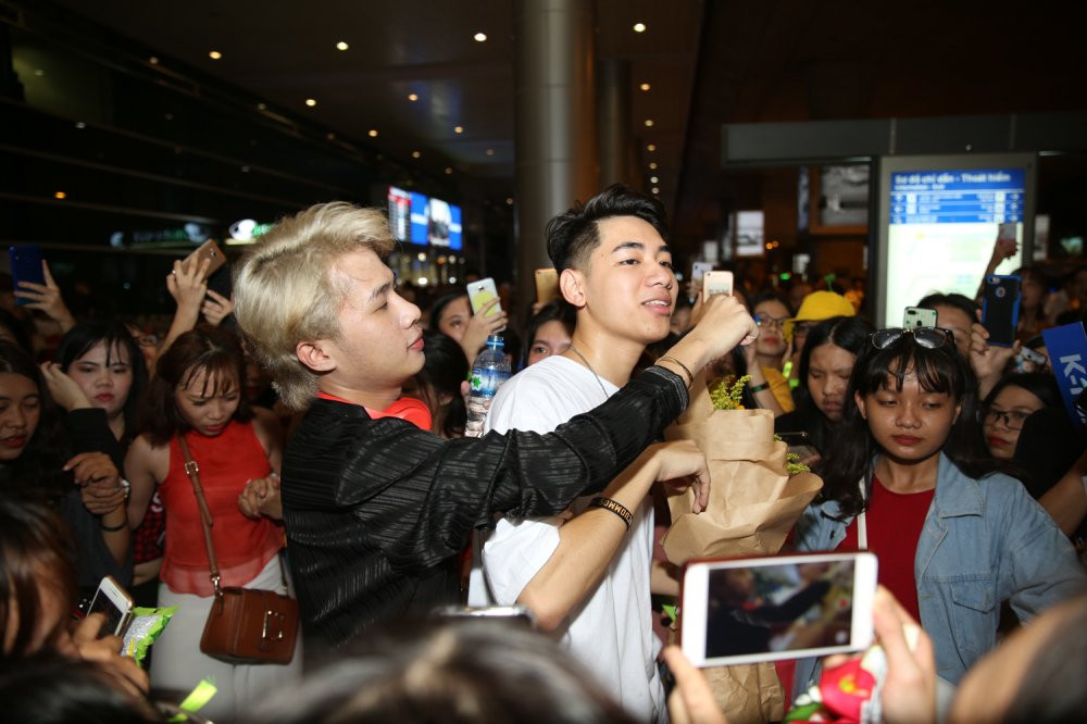 jackvakicmtaisanbay (1)