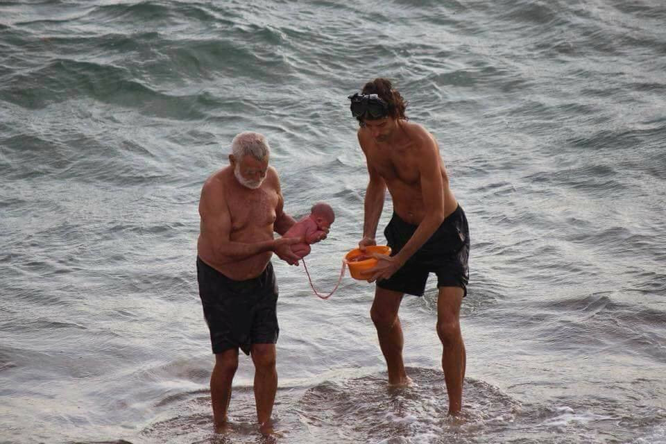 sinh-con-tren-bai-bien-1 3