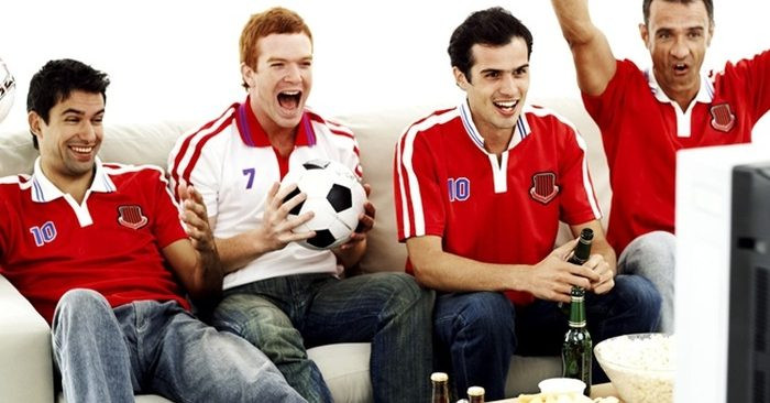 4627_fan_bong_da-700x366