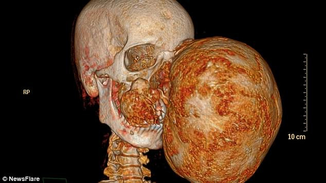 4DF0D47A00000578-5920393-image-a-9_1530782350739 4