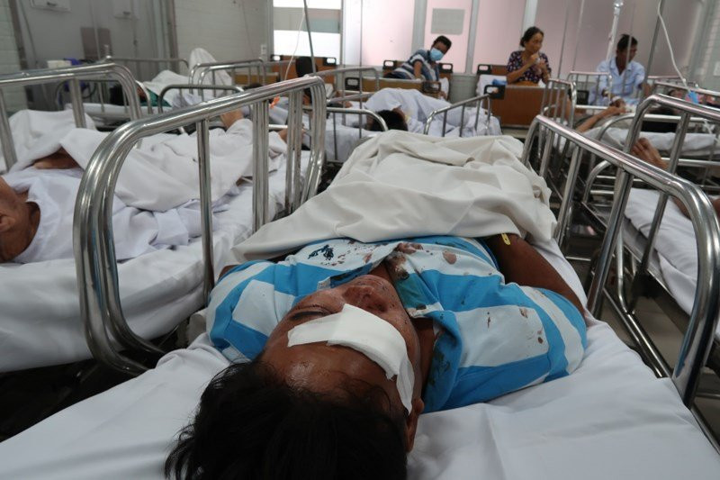 Lời kể của nạn nhân bị kẹp dính vào đầu xe sau tai nạn - ảnh 1