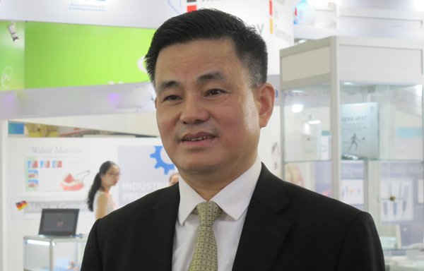 răng sứ, cắm implant, niềng răng