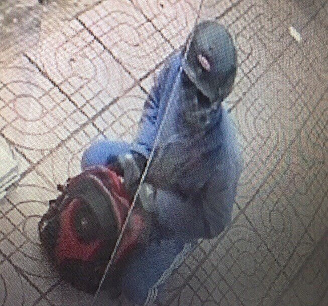 Hình ảnh ban đầu tên cướp Ngân hàng ở Đồng Nai - ảnh 1