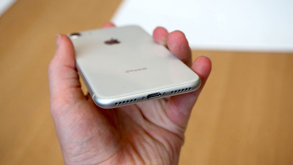 Thuc te iPhone 8, 8 Plus: Don bay de ban iPhone X? hinh anh 6