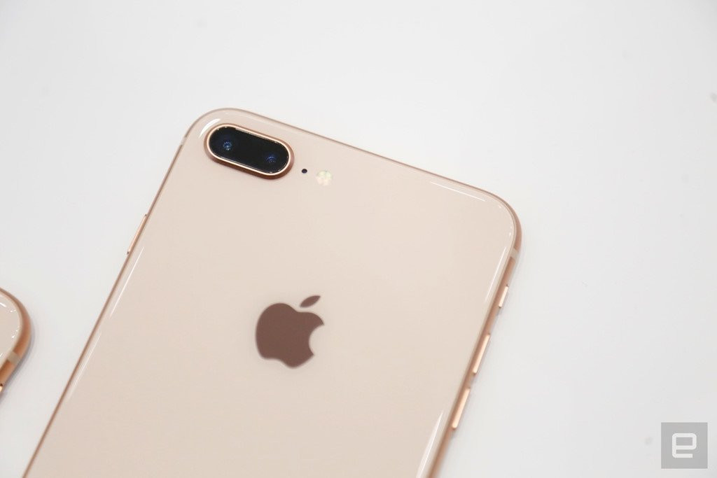 Thuc te iPhone 8, 8 Plus: Don bay de ban iPhone X? hinh anh 4