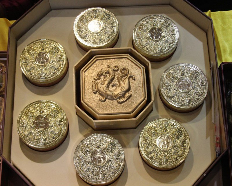 Ngắm bánh trung thu 'đại gia' giá 14 triệu đồng - ảnh 6