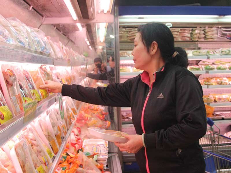 Đùi gà Mỹ nhập về Việt Nam… 2.000 đồng/kg? - ảnh 1