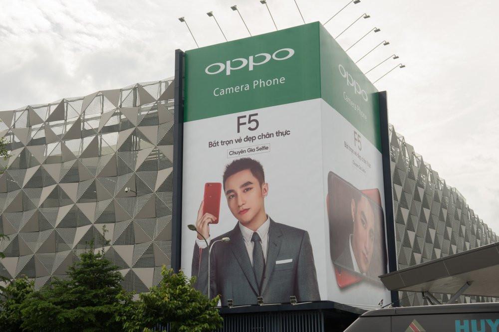 OPPO F5-07856 5