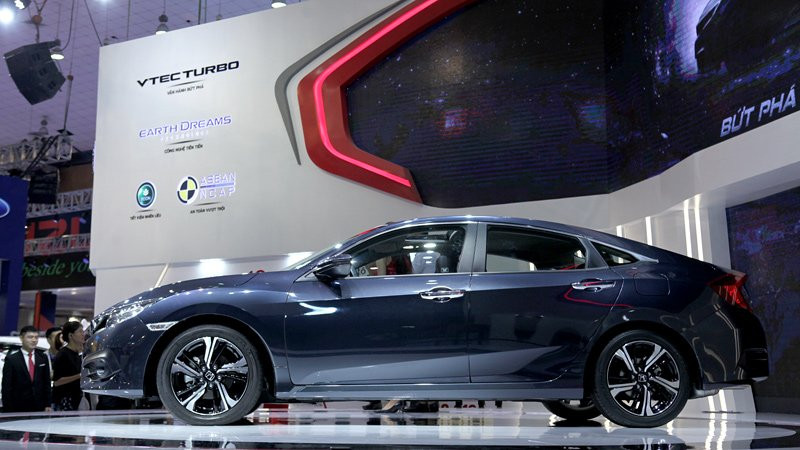 ô tô xả hàng, ô tô đại hạ giá, ô tô tồn kho, kinh doanh ô tô, giá xe 2018, thị trường ô tô, doanh số bán ô tô