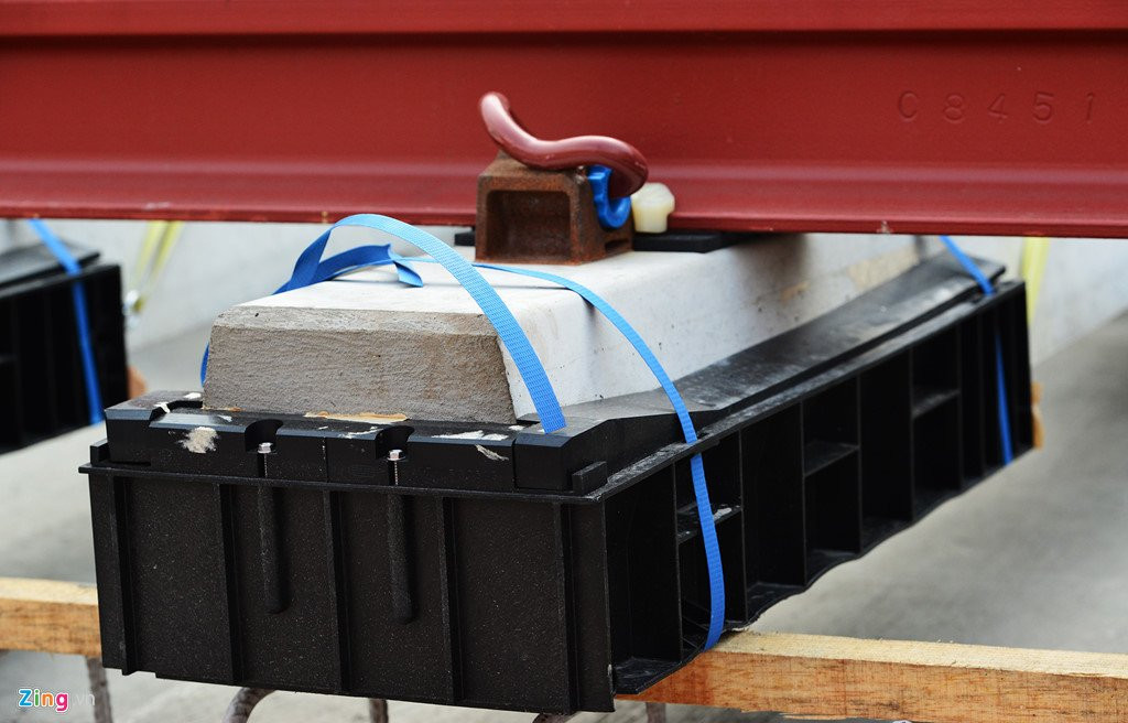 Can canh duong ray tuyen metro dau tien o Sai Gon hinh anh 9