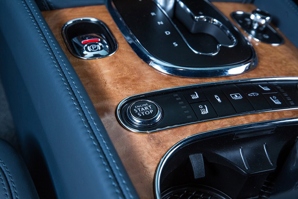 Xe sieu sang Bentley Flying Spur hang doc tai Viet Nam hinh anh 7