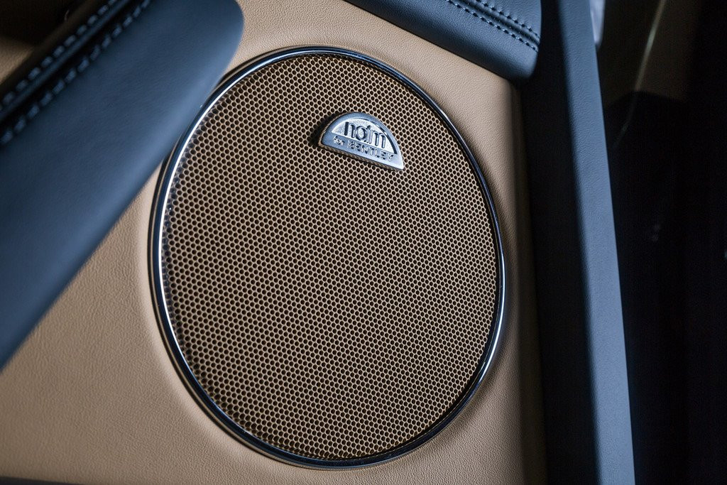 Xe sieu sang Bentley Flying Spur hang doc tai Viet Nam hinh anh 8