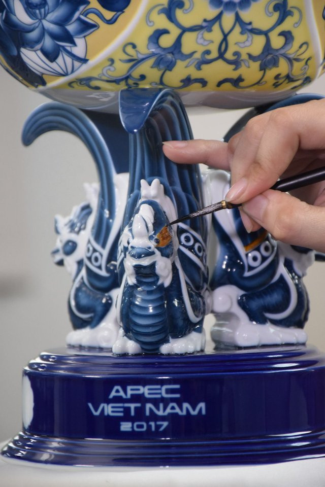 6bcKham-pha-hanh-trinh-tao-tac-Chen-Ngoc-qua-tang-APEC-20175