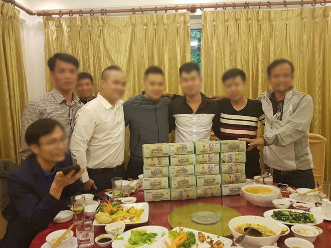 Livestream mua ban SIM gia 9 ty dong tren Facebook la man PR? hinh anh 1